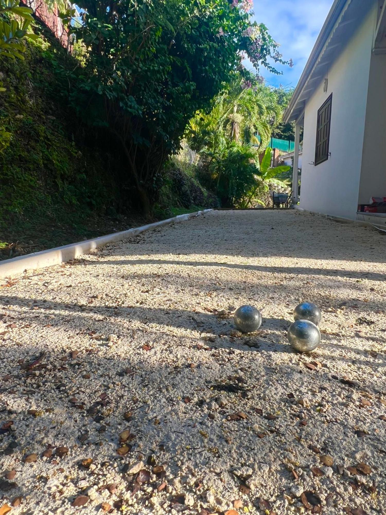 Spacieuse Villa Corossol Avec Piscine Et Jeux Exterieurs Le Gosier  Kültér fotó