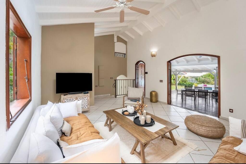 Spacieuse Villa Corossol Avec Piscine Et Jeux Exterieurs Le Gosier  Kültér fotó