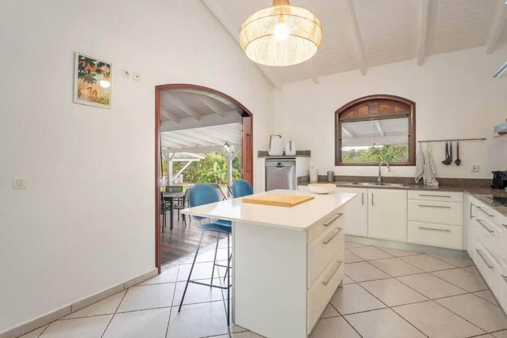 Spacieuse Villa Corossol Avec Piscine Et Jeux Exterieurs Le Gosier  Kültér fotó