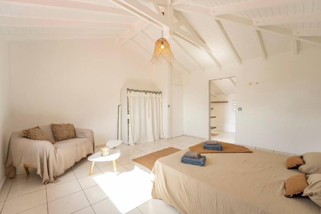 Spacieuse Villa Corossol Avec Piscine Et Jeux Exterieurs Le Gosier  Kültér fotó